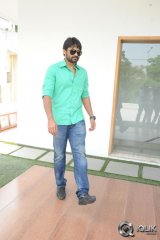 Sai Dharam Tej Interview About Pilla Nuvvu Leni Jeevitham